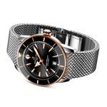 Load image into Gallery viewer, Bracciale in acciaio inossidabile lucido e satinato con chiusura pieghevole del Breitling Superocean Heritage B31 Automatic 42.
