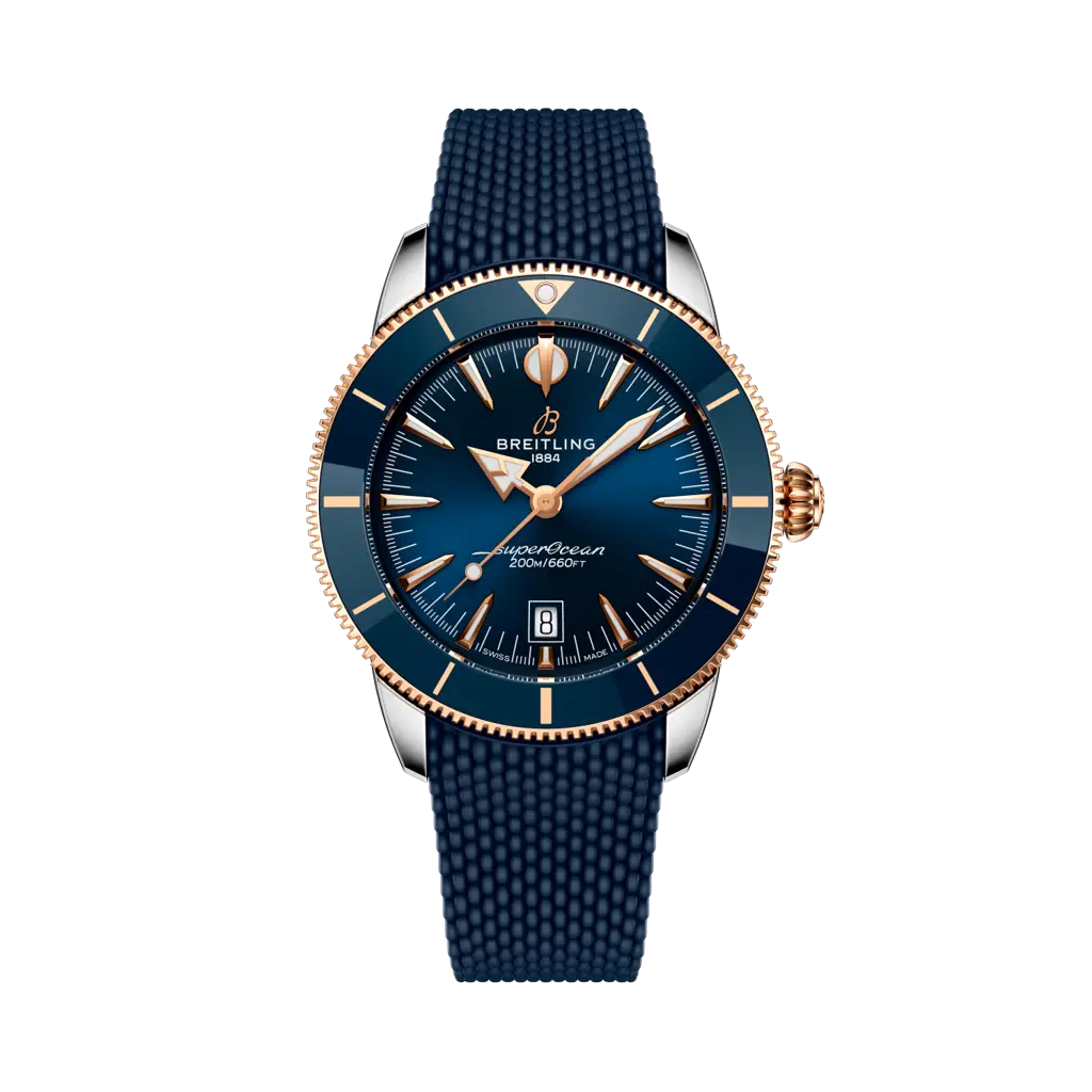 Quadrante blu sunburst con indici luminescenti e datario a finestrella del Breitling Superocean Heritage B31 Automatic 44 UB3112161C1S1.