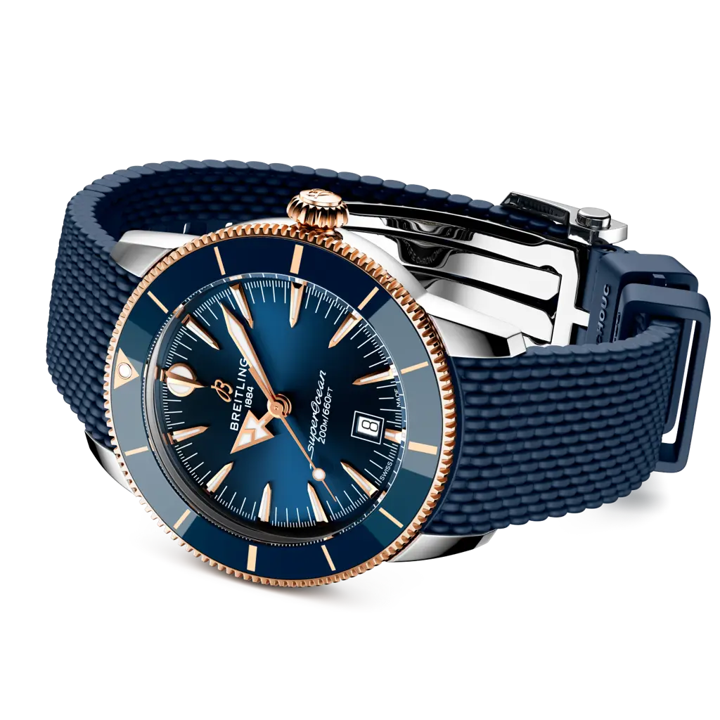 Cinturino blu in caucciù con chiusura pieghevole in acciaio inossidabile del Breitling Superocean Heritage B31 Automatic 44.