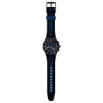 Load image into Gallery viewer, Cinturino in silicone nero con dettagli blu brillante e chiusura ad ardiglione.
