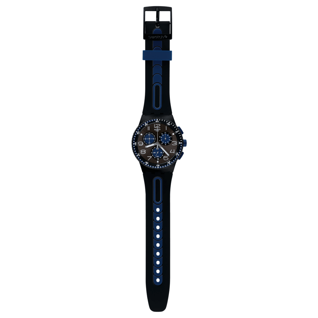 Cinturino in silicone nero con dettagli blu brillante e chiusura ad ardiglione.