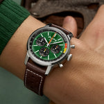 Load image into Gallery viewer, Breitling Top Time B01 Ford Mustang AB01762A1L1X1 - cassa acciaio - cinturino marrone in pelle - quadrante verde intenso - polso