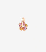 Charm fiore in oro rosa 9K con zaffiri rosa e arancio, dettaglio dei colori vivaci e delle pietre preziose.