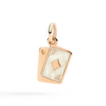 Load image into Gallery viewer, Ciondolo carte da gioco in oro rosa 9K con smalto perlato bianco, dettagli raffinati.
