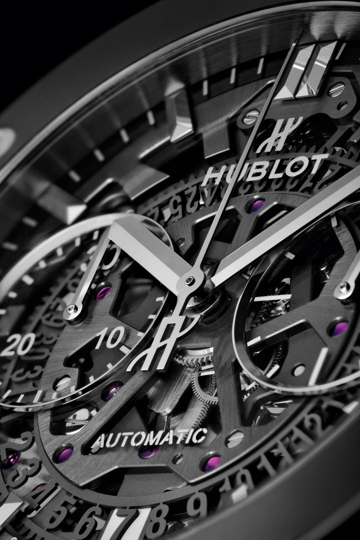 Hublot Classic Fusion Aerofusion Black Magic 525.CM.0170.RX - cinturino gomma nera - cassa ceramica nera - quadrante scheletrato nero con datario e cronografo