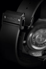 Load image into Gallery viewer, Hublot Classic Fusion Chronograph Black Magic 521.CM.1171.RX - cinturino gomma nera - cassa e lunetta in ceramica nera - quadrante nero con cronografo