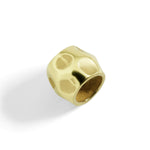 Load image into Gallery viewer, Componente granello in oro giallo 18K con superficie liscia e forma organica luminosa.

