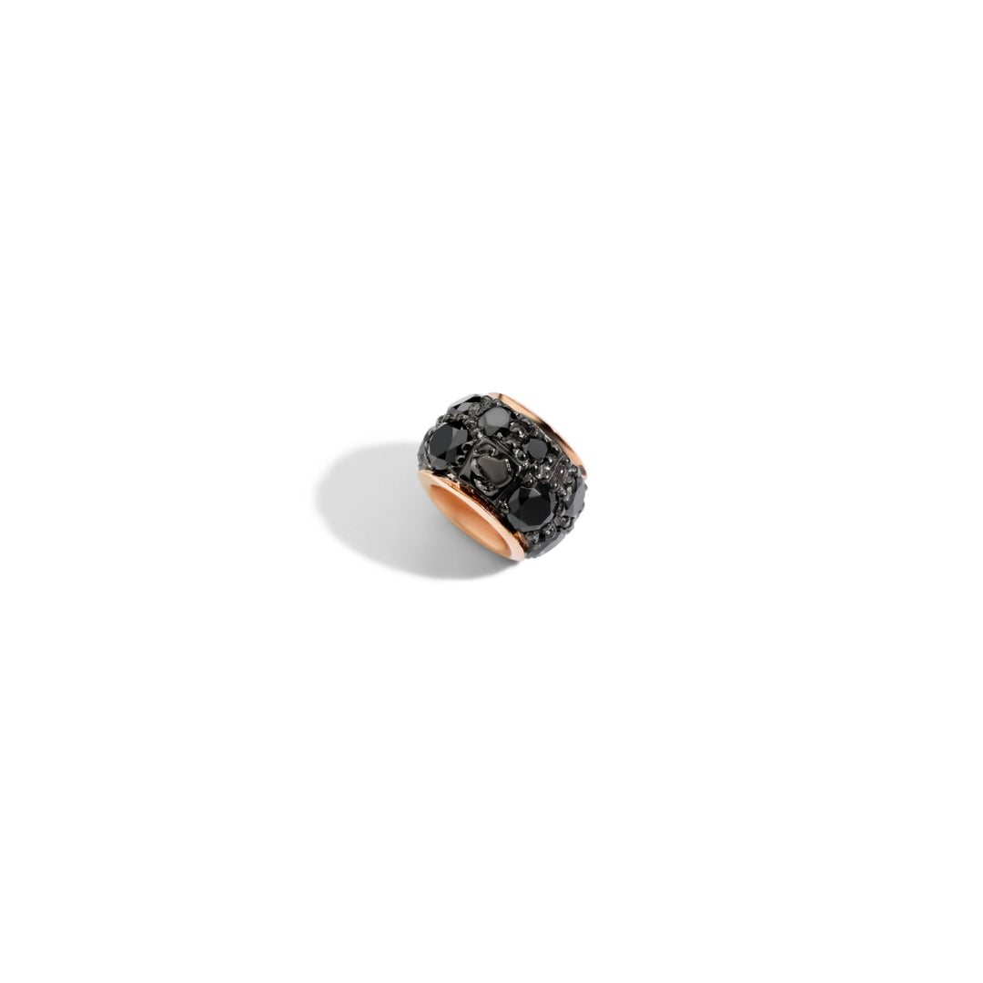 Componente rondelle in oro rosa 9K con 15 diamanti black trattati, dettaglio dei diamanti e della finitura lucida.