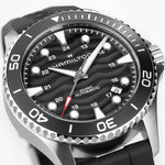 Load image into Gallery viewer, Hamilton Khaki Navy auto H82415330 - cassa acciaio - cinturino caucciù nero - quadrante nero con datario