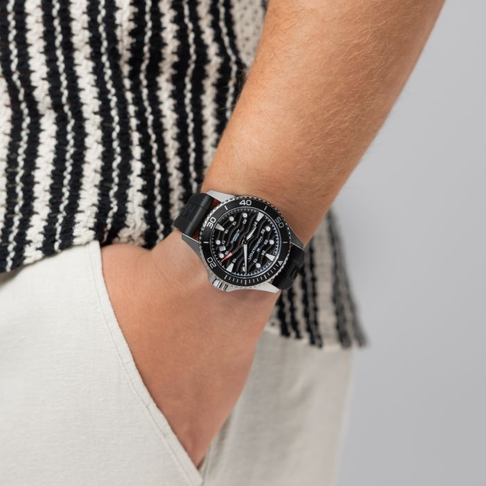 Hamilton Khaki Navy auto H82415330 - cassa acciaio - cinturino caucciù nero - quadrante nero con datario - polso