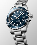 Load image into Gallery viewer, Longines Hydroconquest 39mm L3.779.4.96.6 - bracciale e cassa acciaio - quadrante blu con datario - ghiera blu
