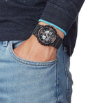 Load image into Gallery viewer, Casio G-shock classic GA-100-1A4ER - cinturino e cassa resina nera - quadrante multifunzione nero con dettagli rossi - polso