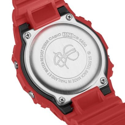 Casio Sfera Ebbasta x G-shock DW-5600SFE25-4ER - cinturino e cassa rossi - quadrante digitale nero - fondello