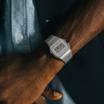 Load image into Gallery viewer, Casio Iconic A158WEM-7EF - bracciale e cassa acciaio - quadrante  digitale argento - polso