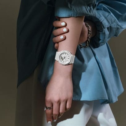 Casio GMA-P2110 GMA-P2110-7AER - cinturino, cassa e quadrante bianchi - polso