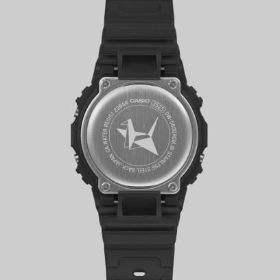 Casio G-shock Serie 5600 DW-5600RGM-1ER - cinturino e cassa neri con dettagli bianchi - quadrante digitale nero - fondello