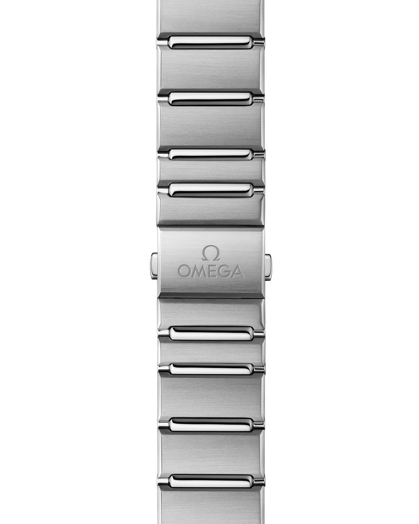 Fondello in vetro zaffiro trasparente dell’Omega Constellation che mostra il movimento automatico Co-Axial Master Chronometer calibro 8900