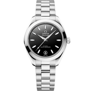 Quadrante argento spazzolato soleil con indici applicati rodiati e datario a ore 6 dell’Omega Seamaster Aqua Terra 30 mm modello 220.10.30.20.01.001.