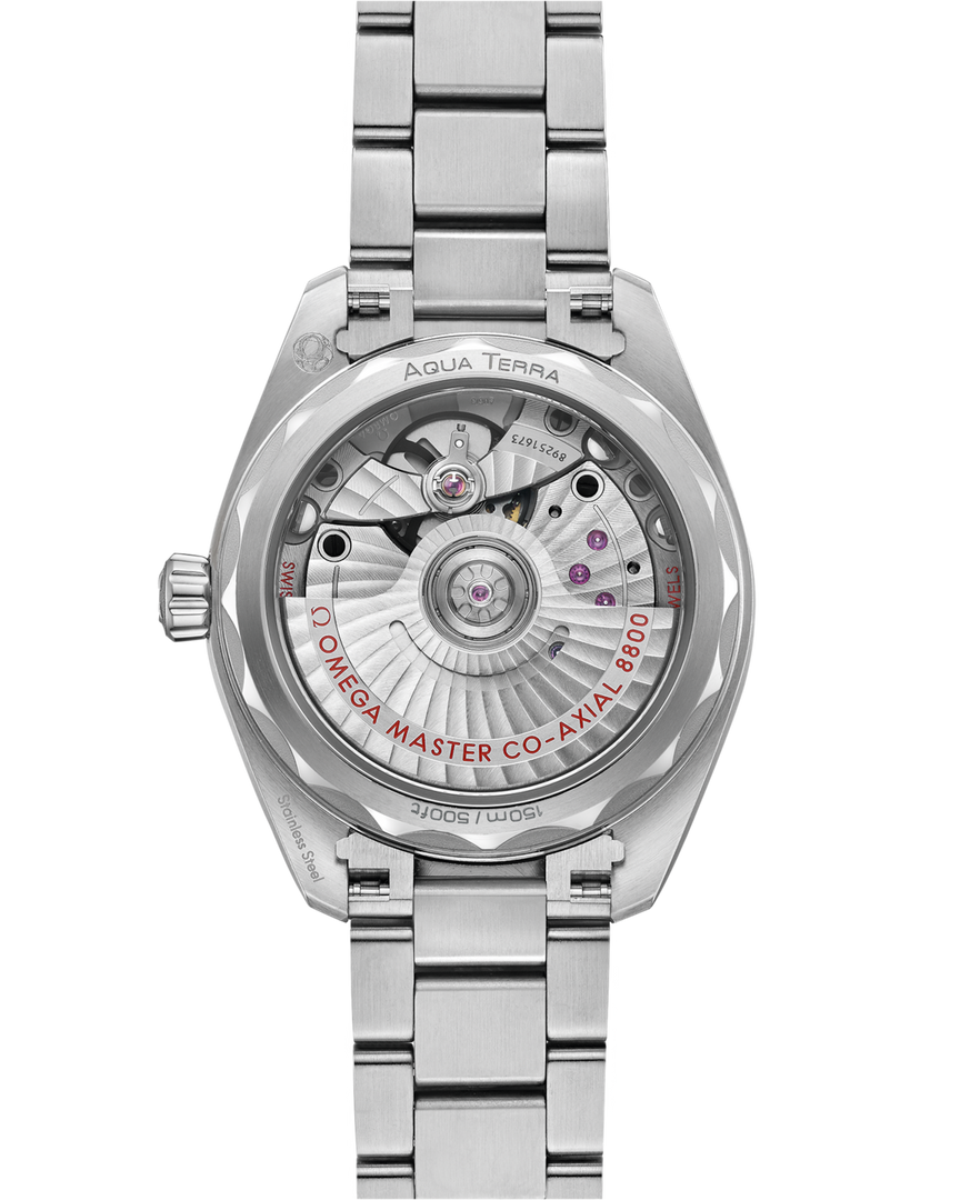 Bracciale in acciaio inox lucido e spazzolato con chiusura déployante e fondello trasparente con decorazione a onde dell’Omega Seamaster Aqua Terra 150M modello 220.10.34.20.02.002.