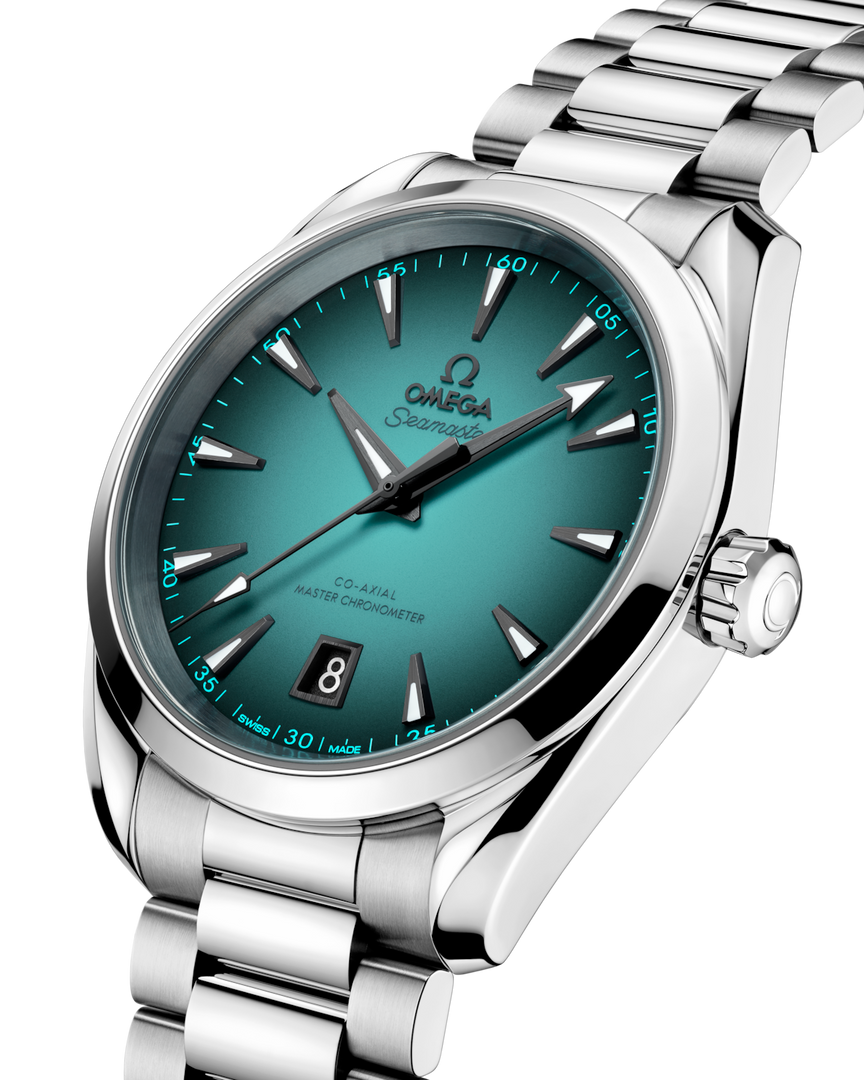 Bracciale in acciaio inox lucido e spazzolato con maglie arrotondate e chiusura déployante a farfalla dell’Omega Seamaster Aqua Terra 38 mm modello 220.10.38.20.03.005.