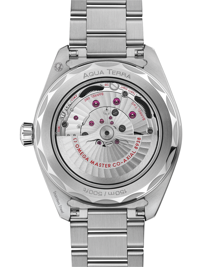 Bracciale integrato in acciaio lucido e spazzolato con chiusura déployante a farfalla dell’Omega Seamaster Aqua Terra 150M GMT Worldtimer 43 mm.