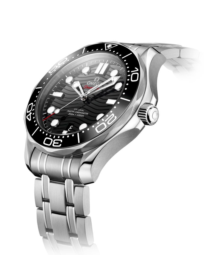 Bracciale in acciaio inox lucido e spazzolato con chiusura déployante e estensione subacquea dell’Omega Seamaster Diver 300M 42 mm.