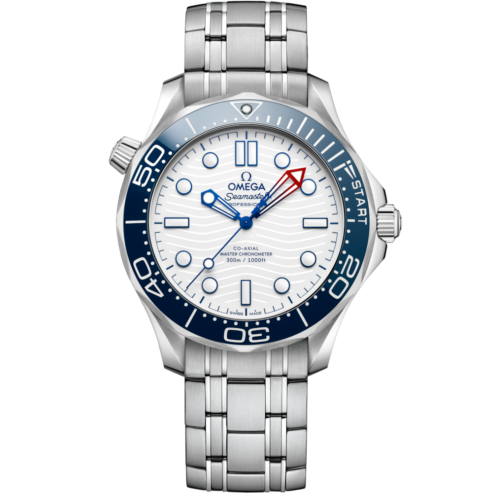 Quadrante bianco opaco in ceramica con onde incise al laser e lancetta con contrappeso a forma di trofeo America’s Cup dell’Omega Seamaster Diver 300M 42 mm modello 210.30.42.20.04.002.