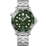 Load image into Gallery viewer, Quadrante in ceramica verde lucida con motivo a onde inciso al laser dell’Omega Seamaster Diver 300M 42 mm modello 210.30.42.20.10.001.
