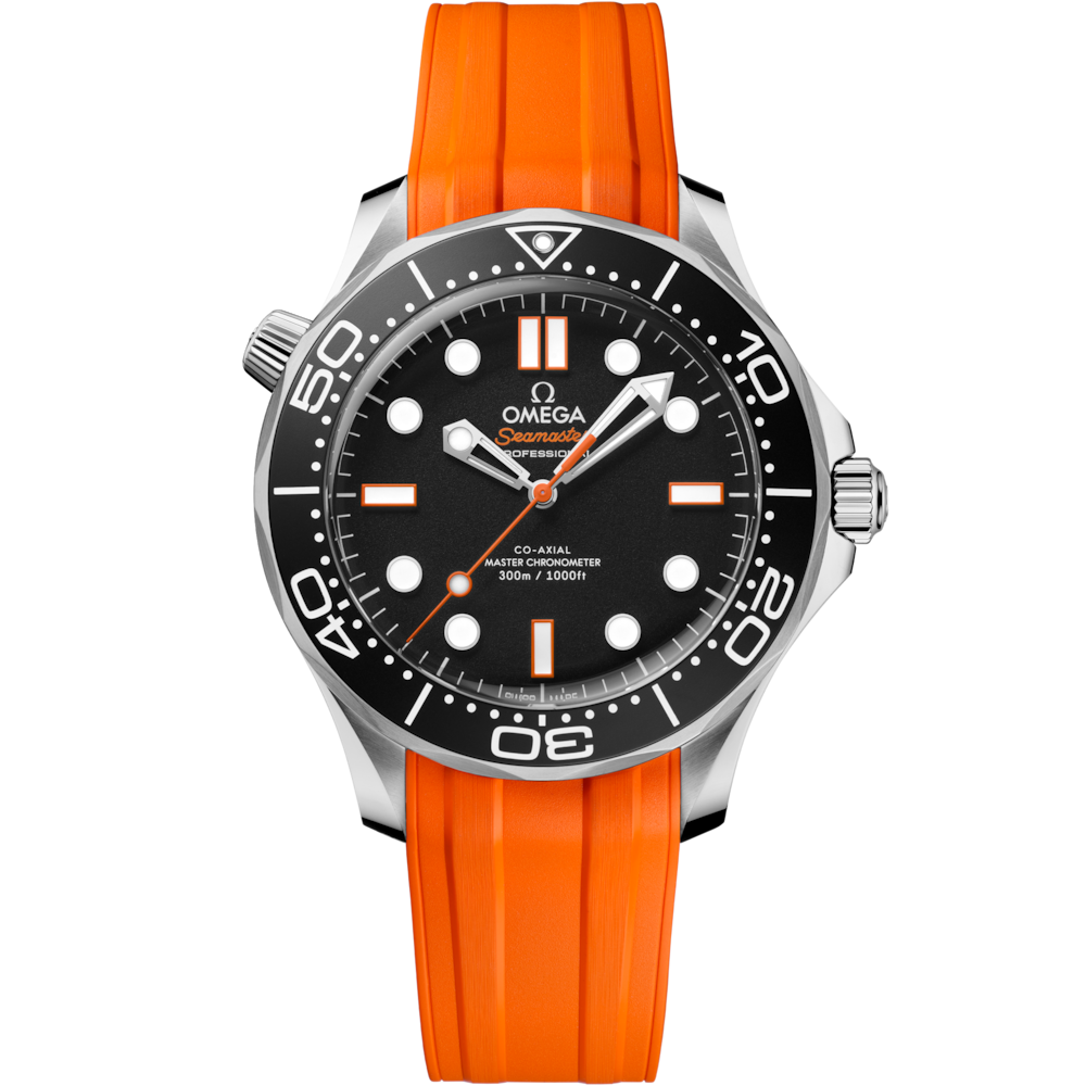 Quadrante nero lucido in ceramica con motivo a onde inciso al laser e indici luminescenti dell’Omega Seamaster Diver 300M modello 210.32.42.20.01.006 con cinturino in caucciù nero.