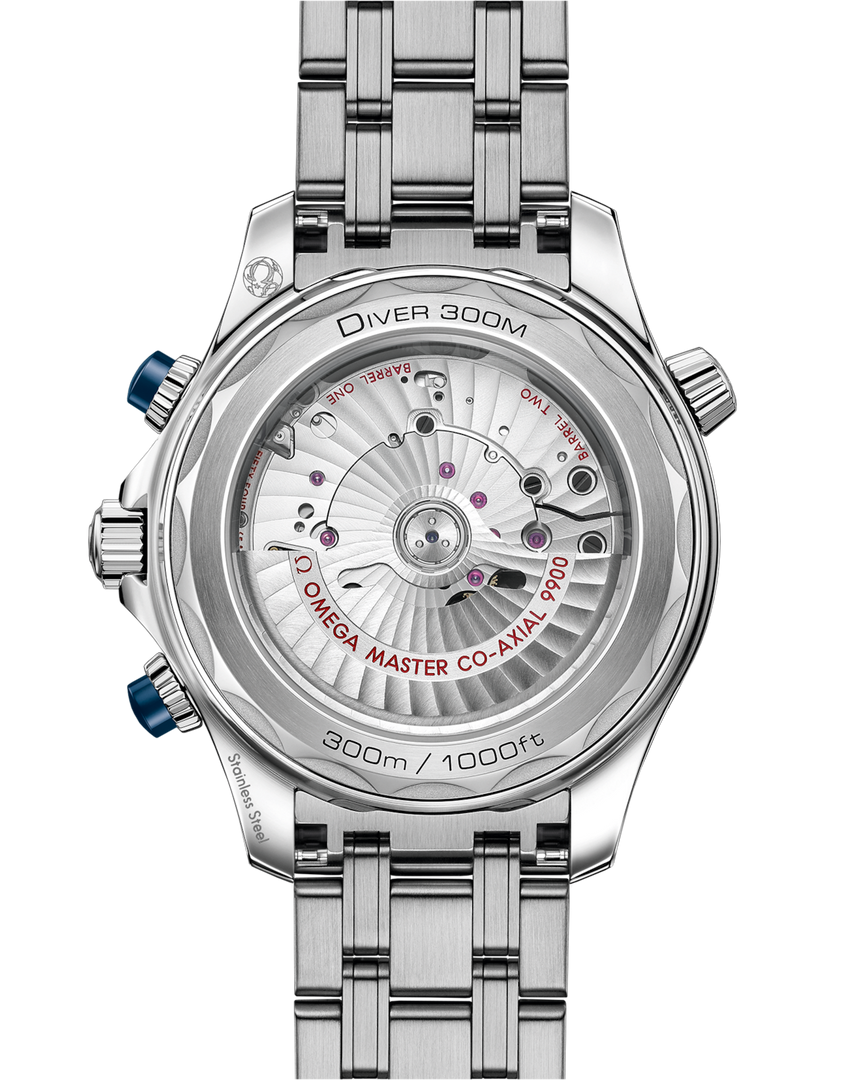 Cinturino in gomma tecnica antracite con chiusura déployante in acciaio dell’Omega Seamaster Diver 300M Chronograph 44 mm.