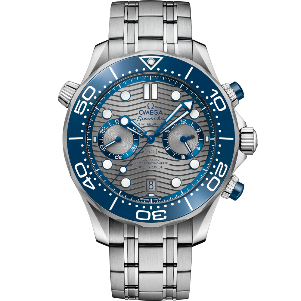 Quadrante grigio opaco in ceramica con motivo a onde inciso al laser e indici luminescenti dell’Omega Seamaster Diver 300M Chronograph 44 mm modello 210.30.44.51.06.001 con cinturino in gomma tecnica antracite.