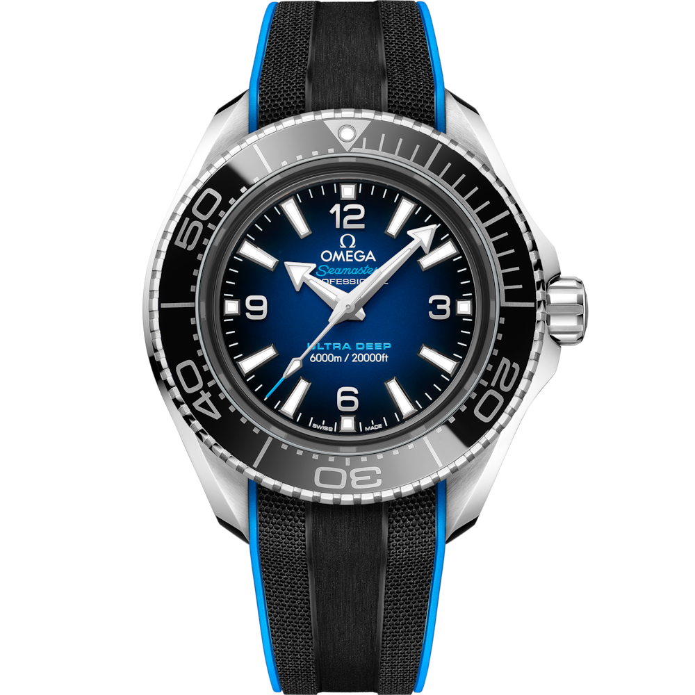 Quadrante laccato sfumato blu-nero con indici e lancette in oro bianco 18K luminescenti dell’Omega Seamaster Planet Ocean 6000M 45,5 mm modello 215.32.46.21.03.001.
