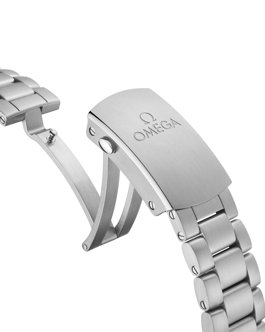 Bracciale in acciaio inox lucido e spazzolato con chiusura déployante dell’Omega Seamaster Planet Ocean 600M 39,5 mm.