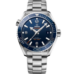 Load image into Gallery viewer, Quadrante blu in ceramica con numeri arabi luminescenti e datario a ore 3 dell’Omega Seamaster Planet Ocean 600M 43,5 mm modello 215.30.44.21.03.001.
