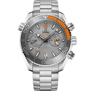 Quadrante grigio sabbiato con contatori cronografici e indici applicati dell’Omega Seamaster Planet Ocean 600M Chronograph 45,5 mm modello 215.90.46.51.99.001.