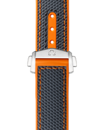 Load image into Gallery viewer, Cinturino in caucciù tecnico nero con fibbia déployante in titanio grado 5 dell’Omega Seamaster Planet Ocean 600M Chronograph 45,5 mm.
