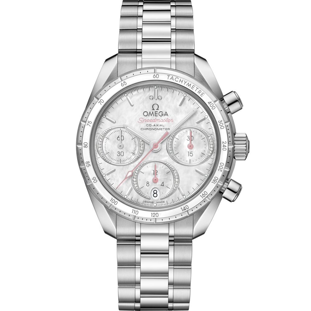 Quadrante blu del Omega Speedmaster 38 Co-Axial Chronograph 38 mm con datario a ore 6 e scala tachimetrica incisa sulla lunetta in acciaio.
