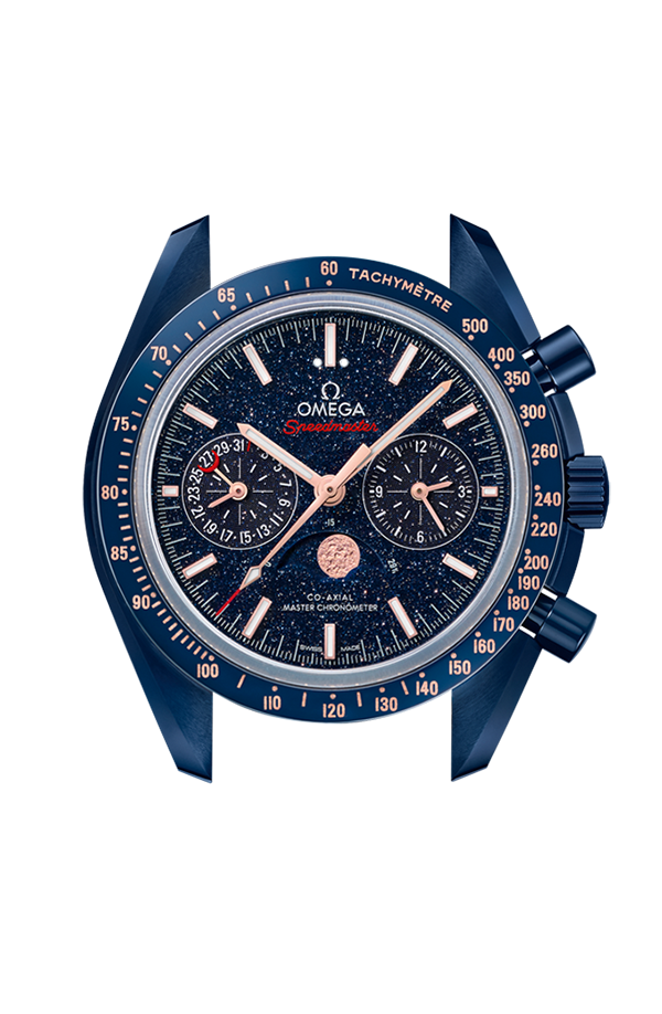 Profilo laterale con cassa e lunetta in ceramica blu lucida, vetro zaffiro bombato e cinturino in pelle blu.