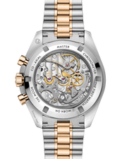 Profilo laterale della cassa in acciaio inossidabile da 42 mm con vetro zaffiro bombato antiriflesso e lunetta nera con scala tachimetrica.