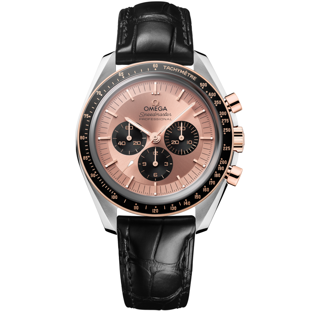 Quadrante giallo oro con lancette e indici luminescenti in Moonshine™ Gold, contatori cronografo e datario a ore 6 dell’Omega Speedmaster Moonwatch Professional 42 mm