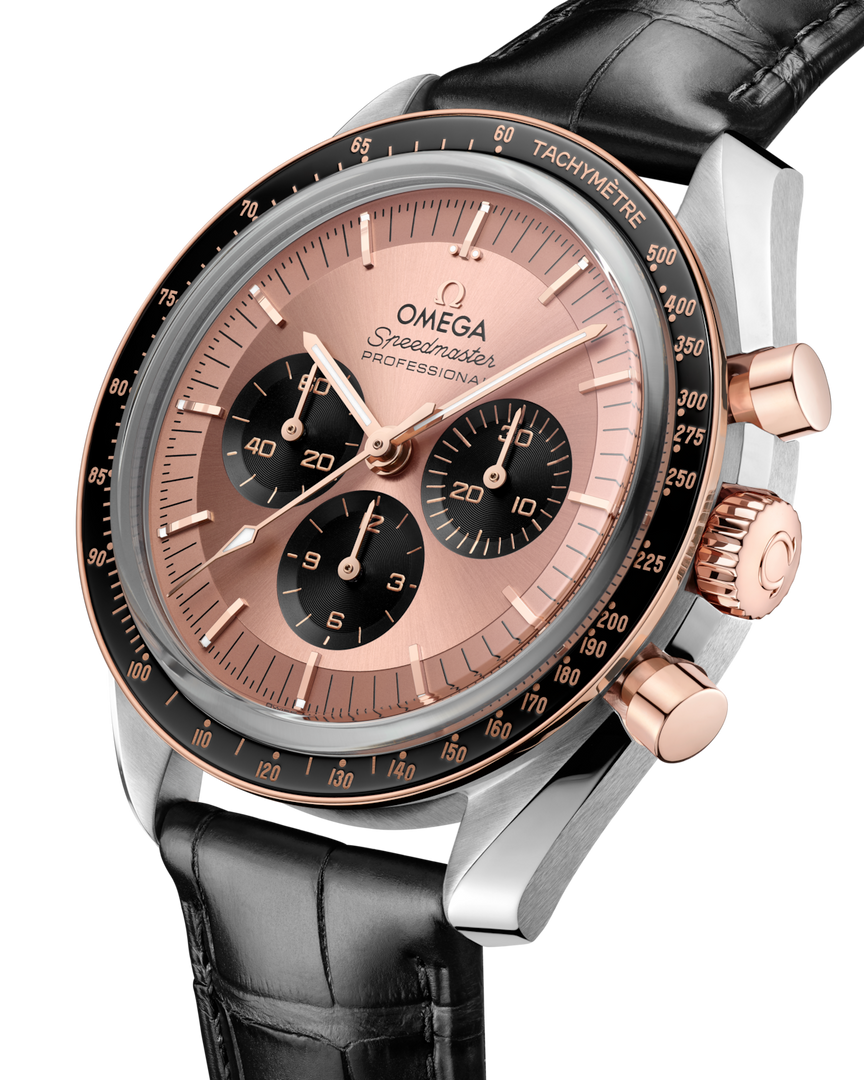 Bracciale in Moonshine™ Gold con maglie lucide e satinate e chiusura deployante coordinata dell’Omega Speedmaster Moonwatch Professional
