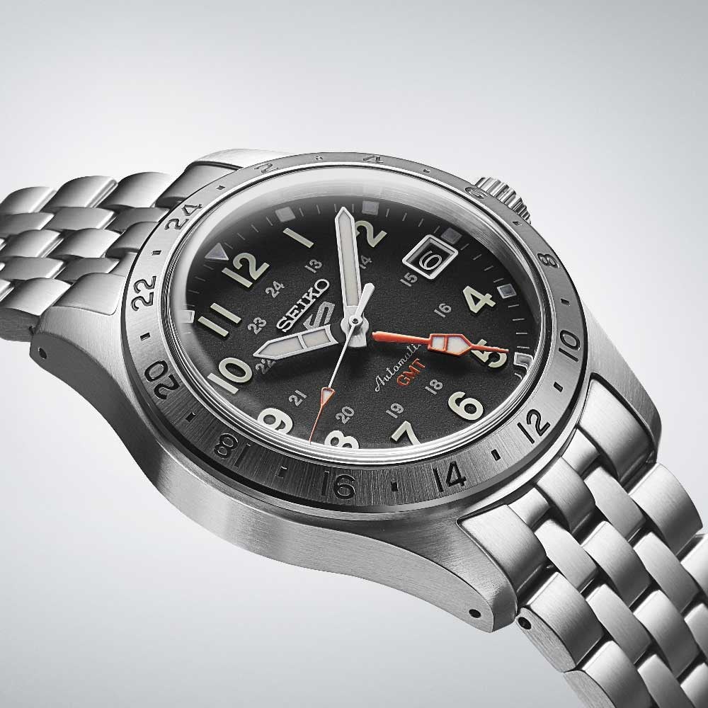 Seiko 5 Sports SSK023K1 - bracciale e cassa acciaio - quadrante nero con datario e funzione GMT