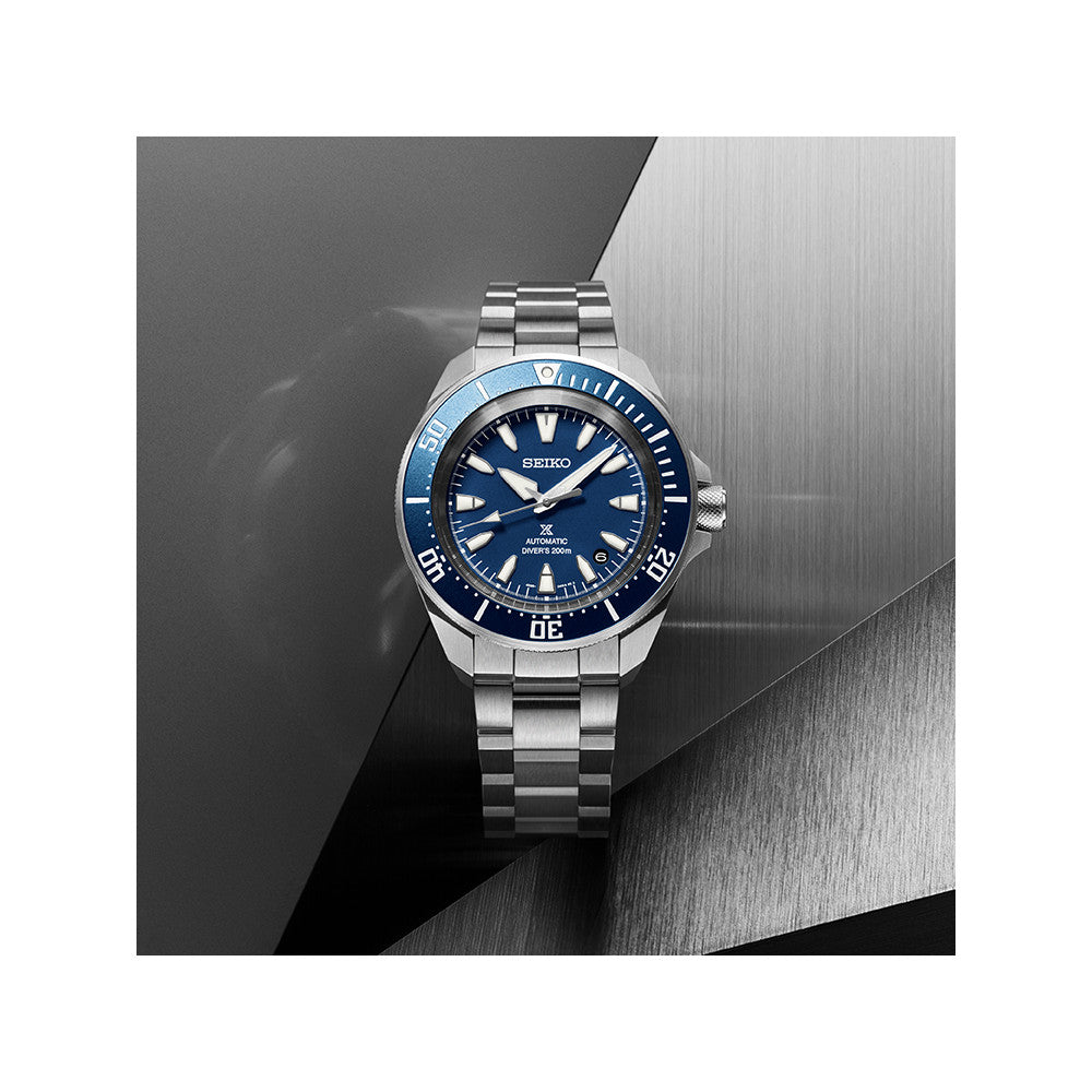 Fondello in acciaio del Seiko Prospex Samurai SRPL51K1 con movimento automatico calibro Seiko 4R35 visibile e impermeabilità fino a 200 metri