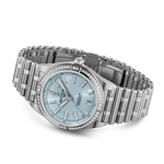 Load image into Gallery viewer, Dettaglio del quadrante con pavé di pietre preziose e lunetta unidirezionale invetro zaffiro dell’orologio Breitling Chronomat Automatic 36.
