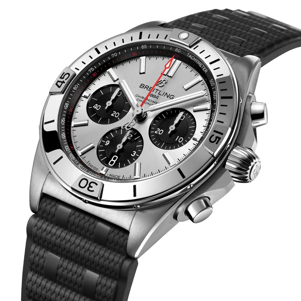 Dettaglio del cinturino in caucciù nero e fibbia pieghevole in acciaio dell’orologio Breitling Chronomat B01 42.