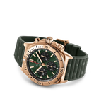 Load image into Gallery viewer, Vista laterale della cassa da 42 mm con corona a vite e vetro zaffiro bombato dell’orologio Breitling Chronomat B01 42.

