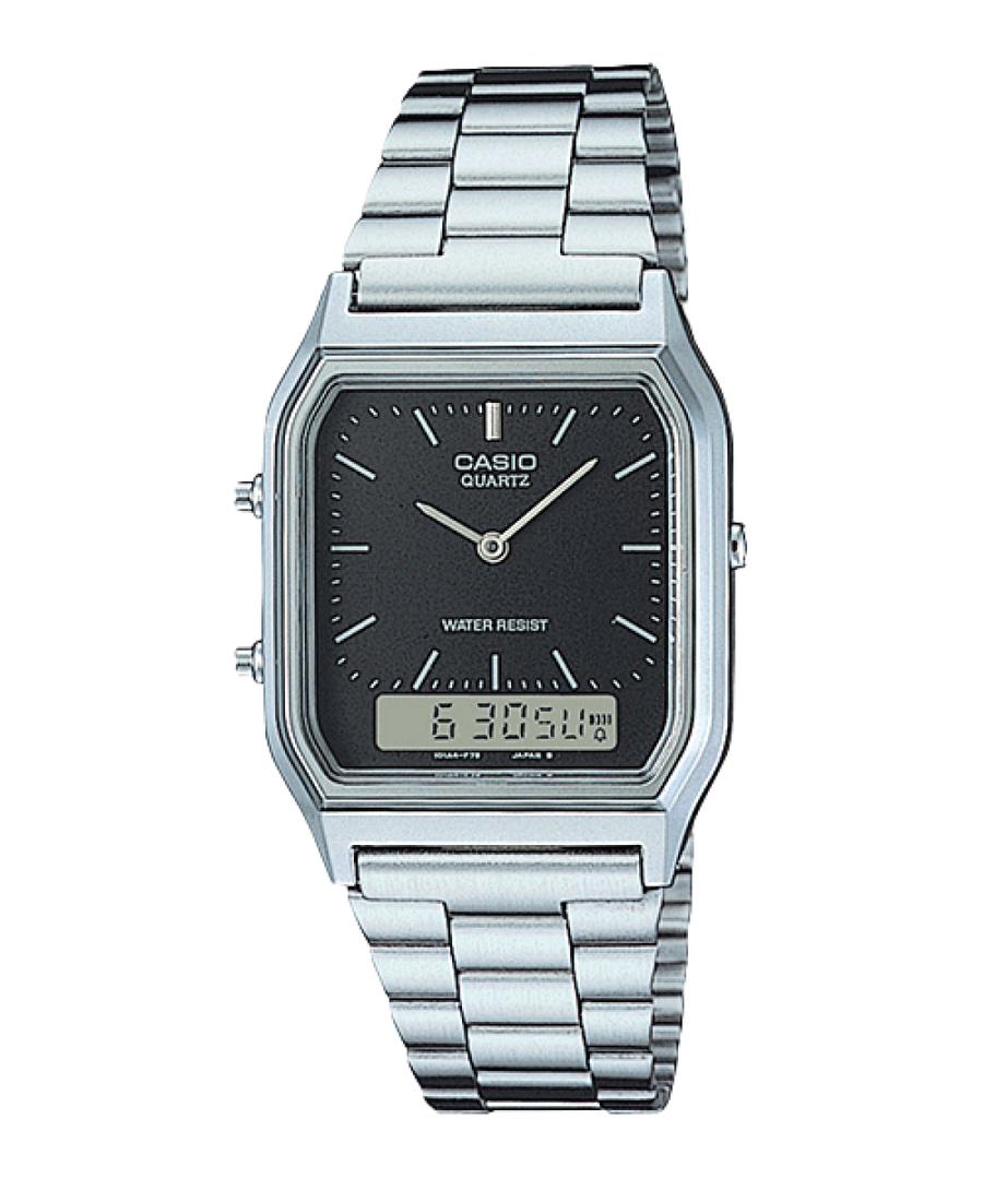 Vista ravvicinata del quadrante analogico e digitale nero e verde oliva dell’orologio Casio AQ-230A-1DMQ.