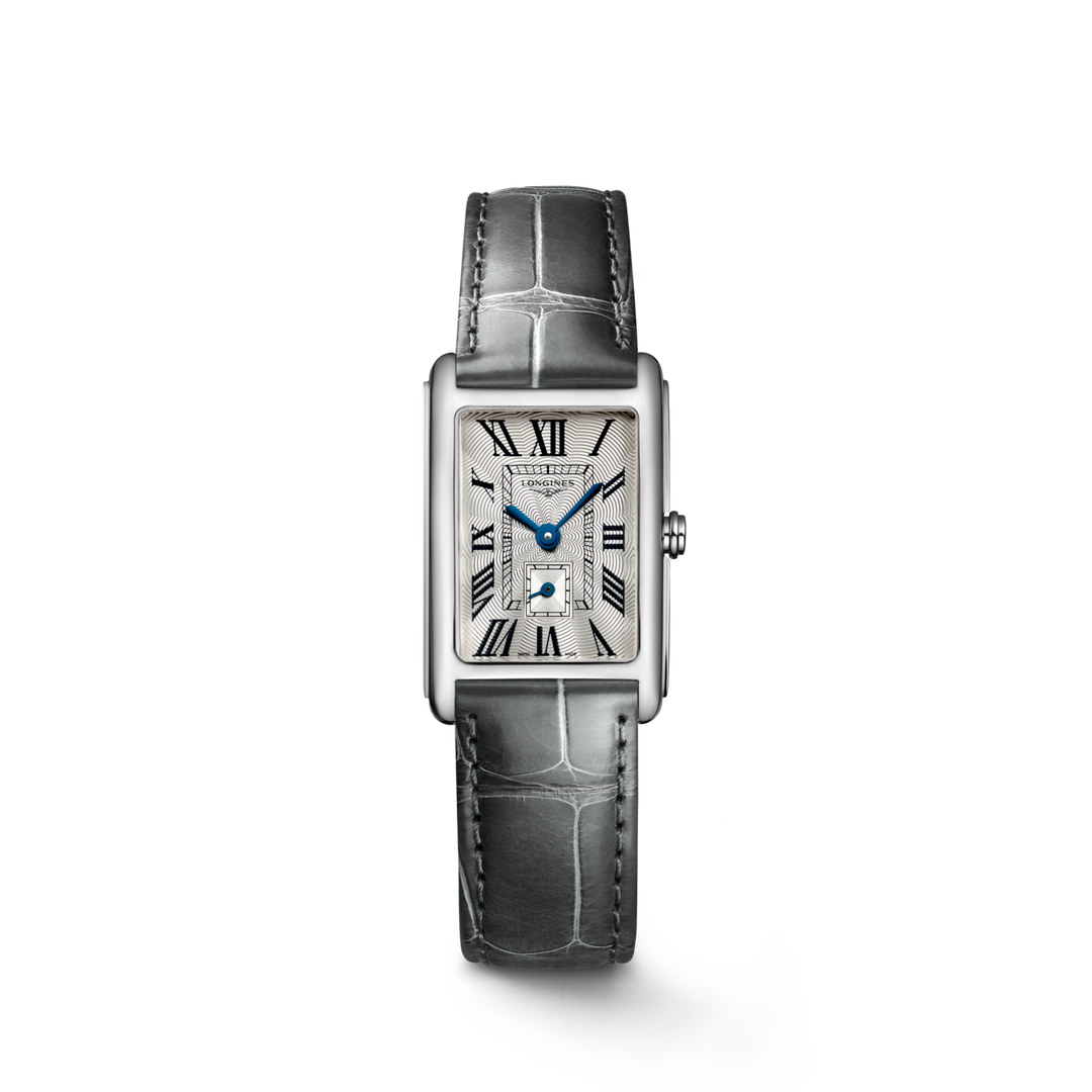 Quadrante argento flinqué con numeri romani dipinti e lancette in acciaio azzurrato dell'orologio Longines DolceVita al quarzo