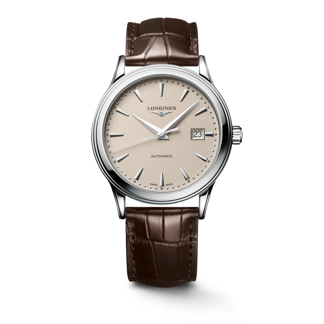 Quadrante beige con indici applicati e lancette argentate lucide dell'orologio Longines Flagship Classic automatico