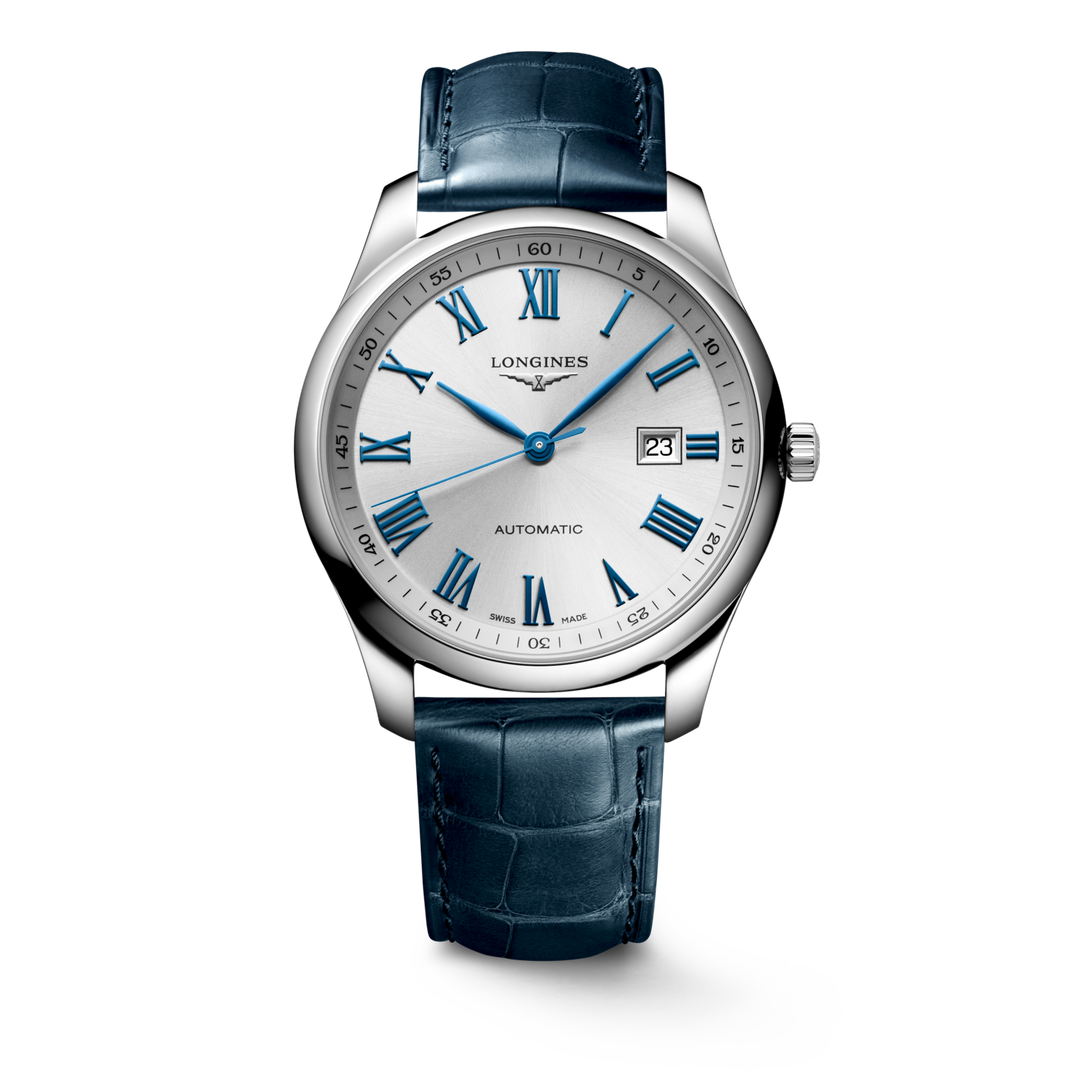 Quadrante argentato con numeri romani applicati e lancette in acciaio azzurrato dell'orologio Longines Master Collection automatico